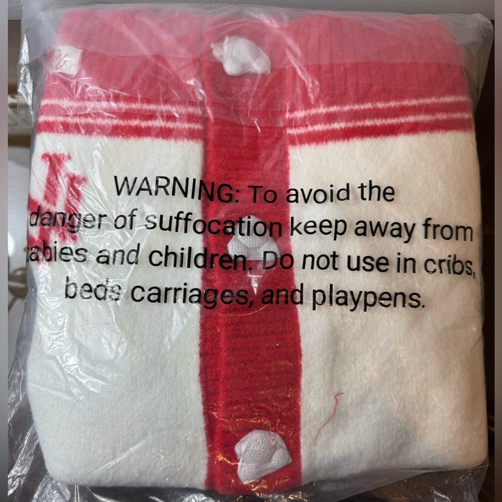 Disney/ Macy’s Minnie Mouse Cardigan Embellished with Crystals by Swarovski - Picture 7 of 8
